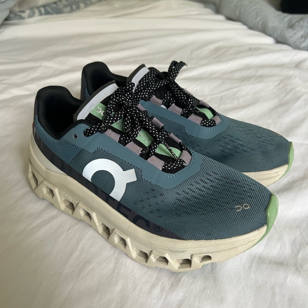On cloud Monster size 7.5